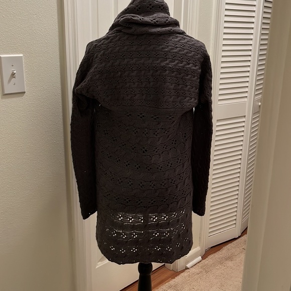 Italca Of Italy, Eyelet Knit, Hi-Low Hem, Draped Fabric Cardigan/ Shrug - Picture 5 of 8